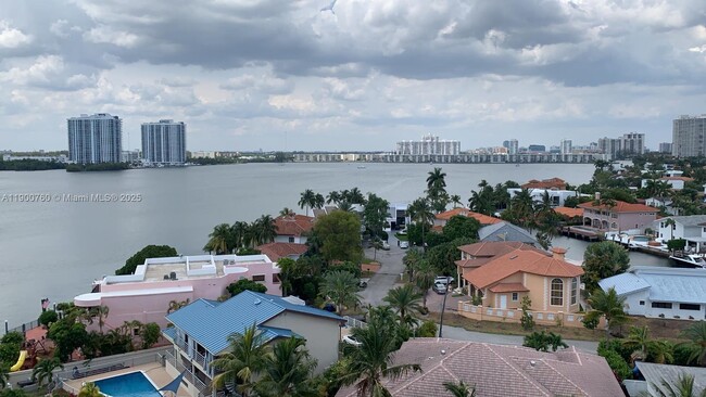 Foto del edificio - 2903 N Miami Beach Blvd