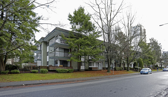 Building Photo - Michelle Manor