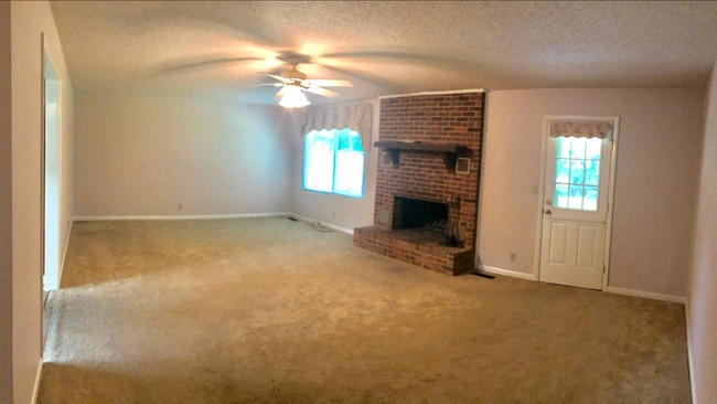 Living room - 496 Marion Dr