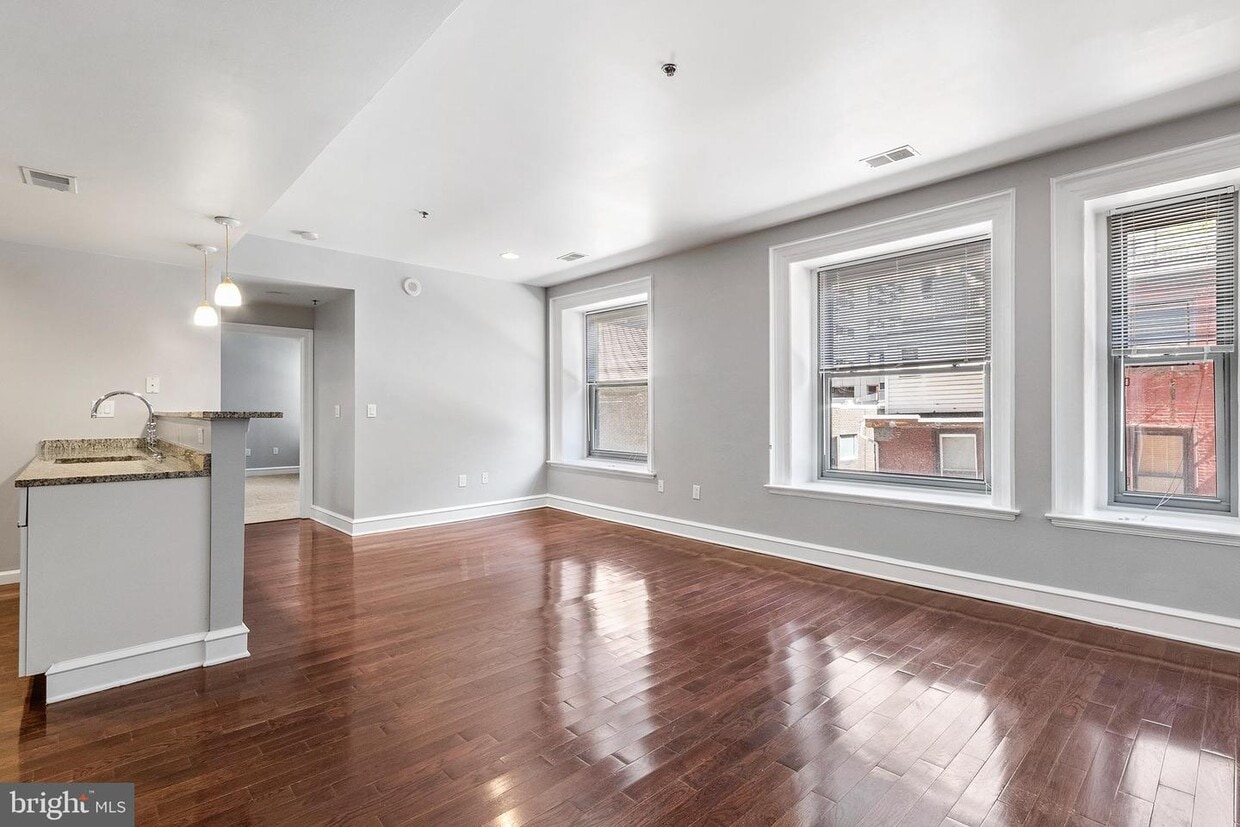 1811 Chestnut St Unit 205, Philadelphia, PA 19103 Room for Rent in