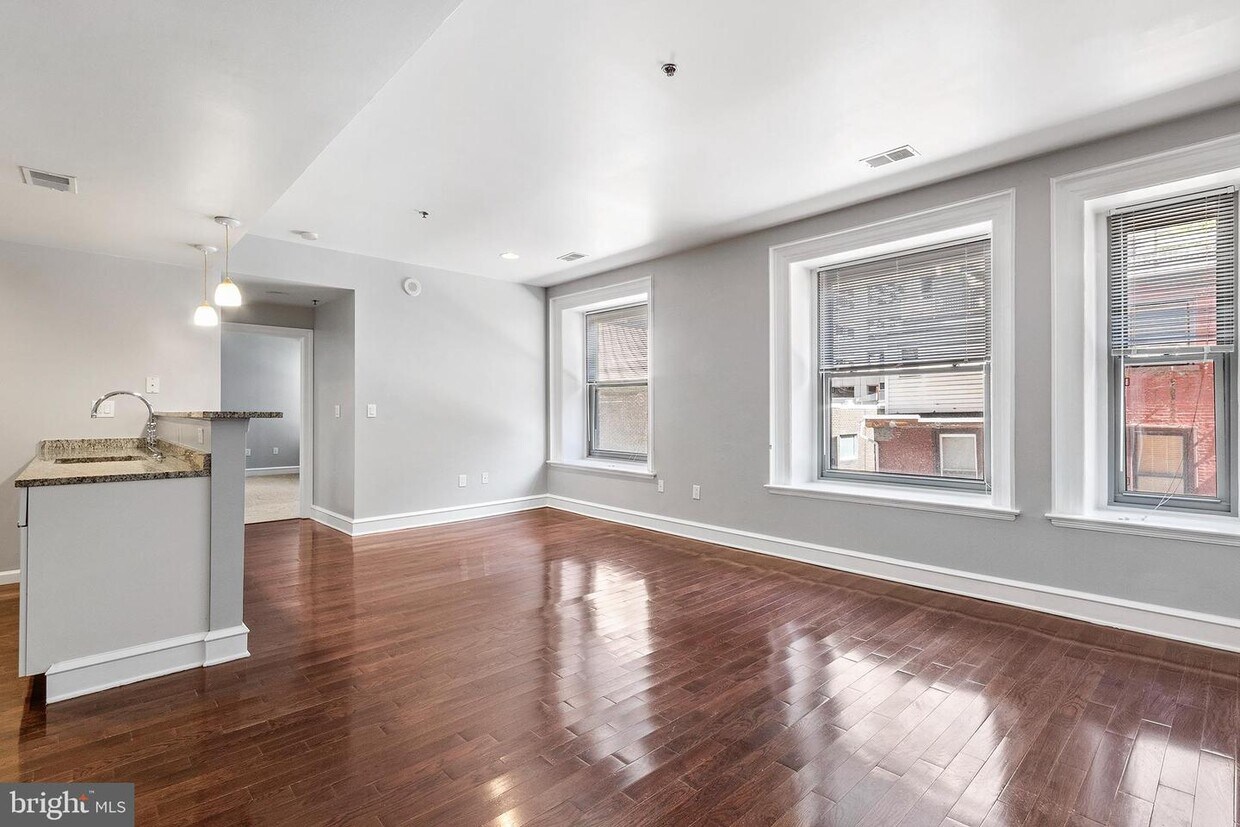 1811 Chestnut St Unit 205, Philadelphia, PA 19103 Room for Rent in