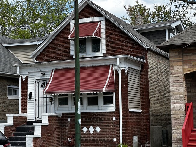 Building Photo - 7621 S Eberhart Ave