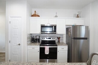 Building Photo - 2540 Contour Dr
