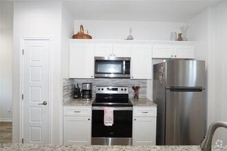 Building Photo - 2540 Contour Dr