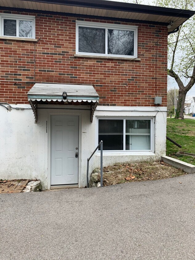 8630 Burton Ave Unit 8, St. Louis, MO 63114 Room for Rent in St
