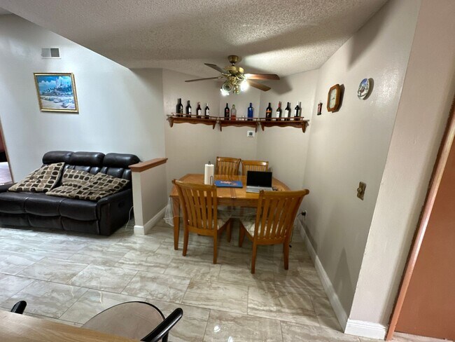 Foto del edificio - Great 3-Bedroom, 2-Bathroom Home located o...