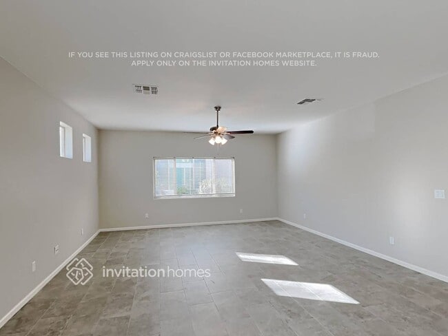 Foto del edificio - 16437 S 10th St