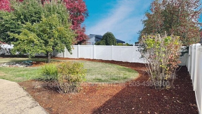 Building Photo - 2995 Fir Oaks Dr SW