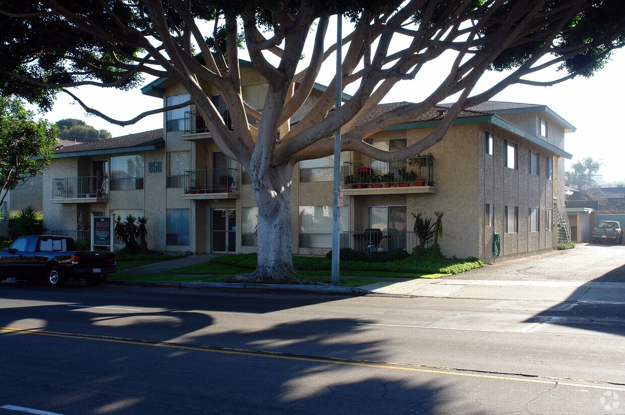 Primary Photo - 850 Main St