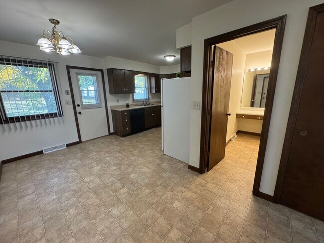 Foto del edificio - Your next cozy retreat in Riverton: 2 Bedr...