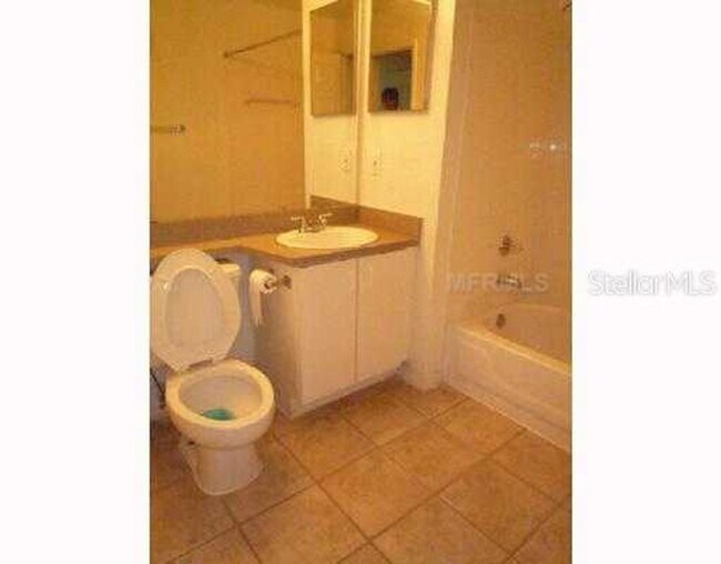 Foto del edificio - 8915 Latrec Ave