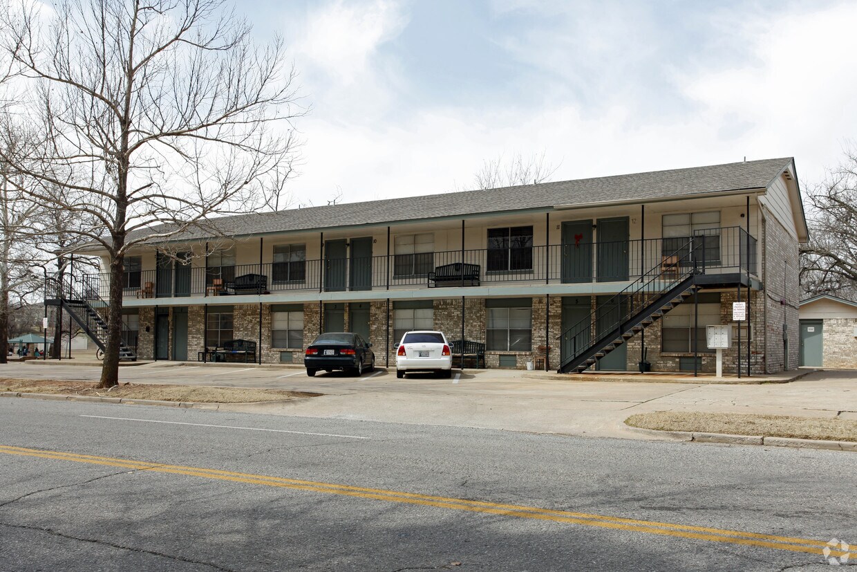 Foto del edificio - 2801 N Robinson Ave