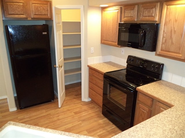 Building Photo - 16403 Coral Dr