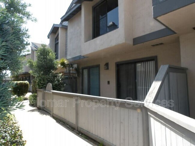 Building Photo - 2135 E Valley Pkwy