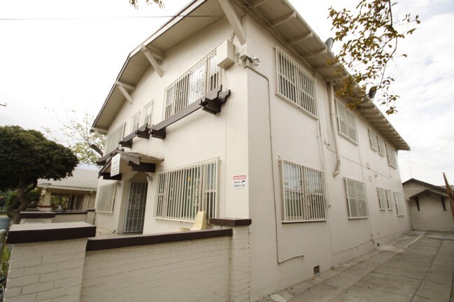 Foto del edificio - 210 Kendall Ave