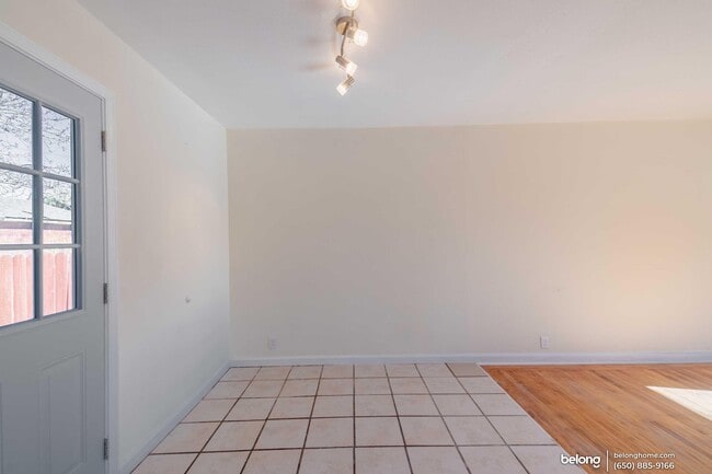 Building Photo - 1428 Camellia Dr