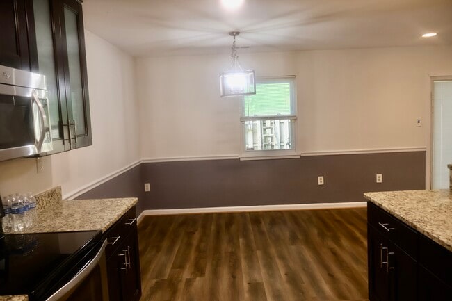 Building Photo - 7617 Swan Terrace