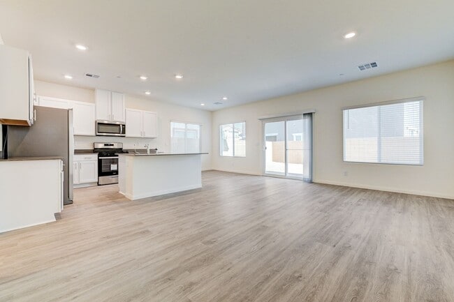 Building Photo - Newly Built 4 bedrooms in Cadence