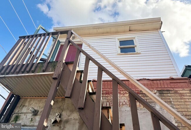 Building Photo - 661 Grant St
