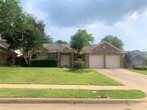 Building Photo - 4012 Sendero Trail