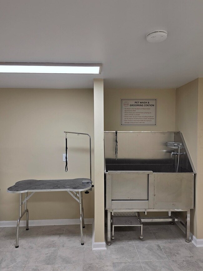 Lavado y aseo de mascotas - River Grove Apartments