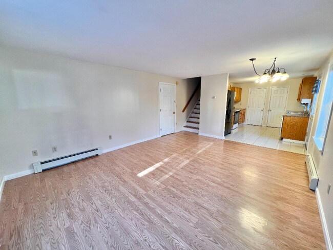 Building Photo - 220 Forest Ave