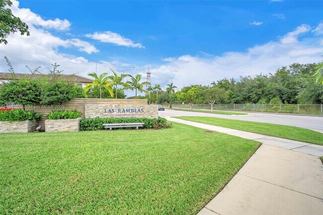 Foto del edificio - 21443 NE 2nd Ct