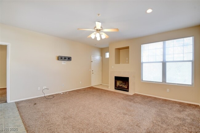 Foto del edificio - 5855 Valley Dr