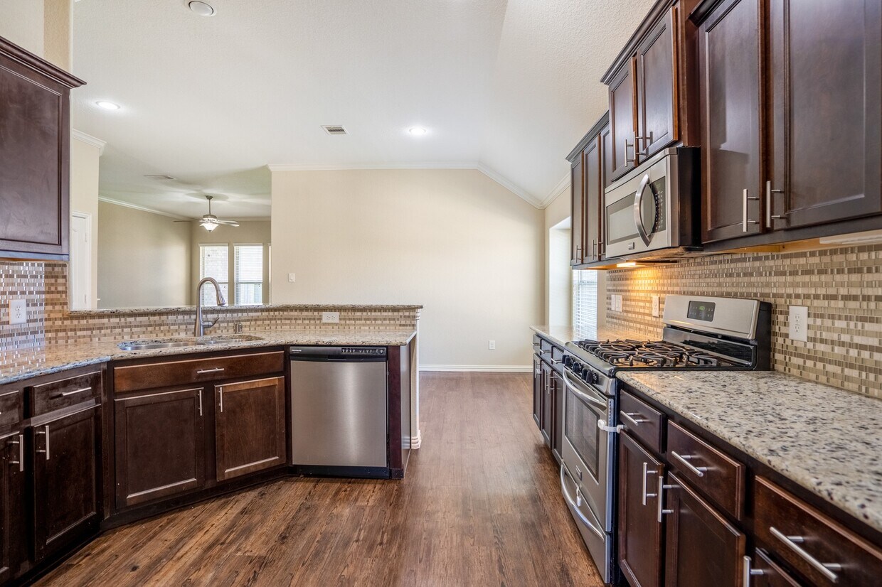 Foto del edificio - 20715 Redbud Rain Dr