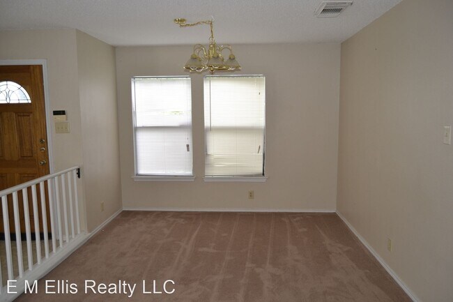 Building Photo - 10014 Silverbrook Pl