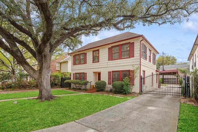 Foto del edificio - 3016 Locke Ln