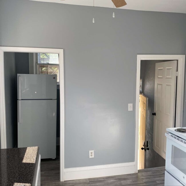 Foto del edificio - 1341 E Long St