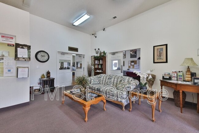 Building Photo - 2990 E Riverside Dr