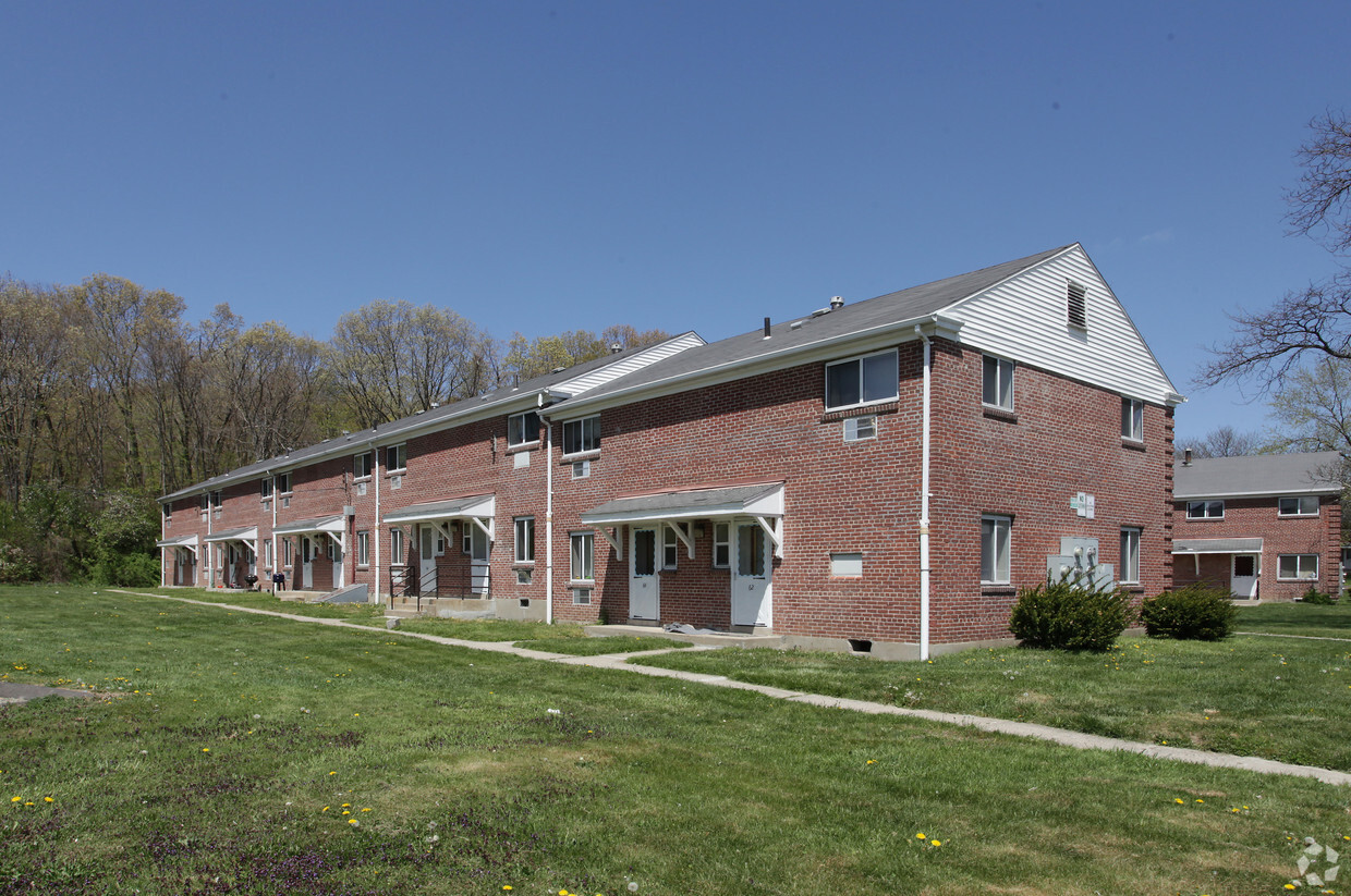 Primary Photo - Country Village Apartments