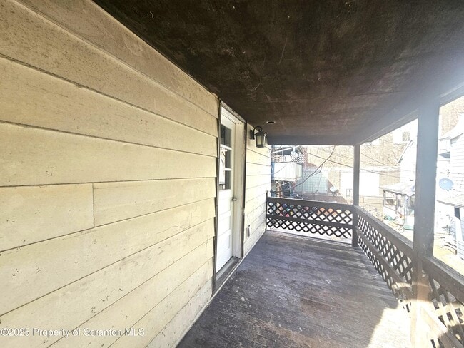 Building Photo - 125 N River St
