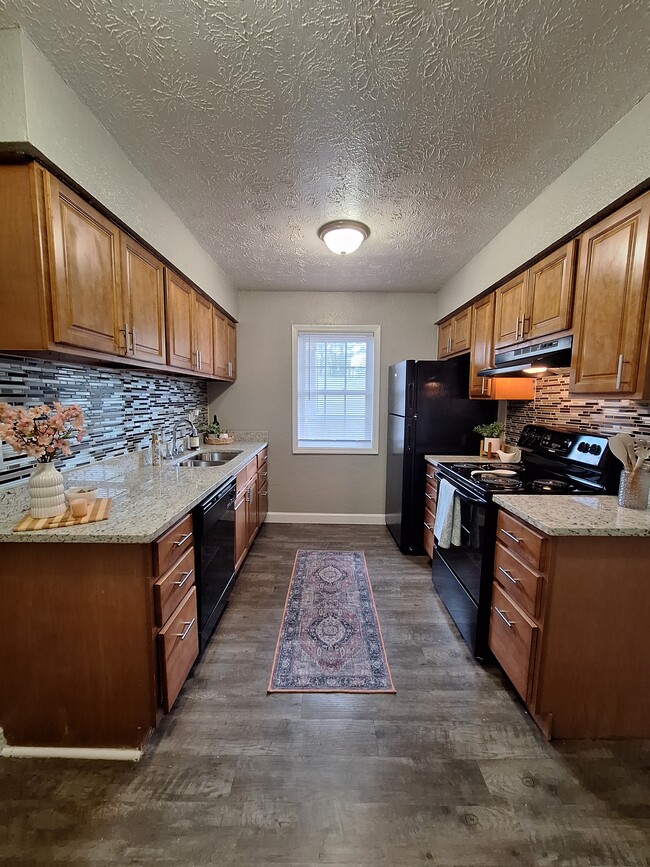 Building Photo - Huntington Station