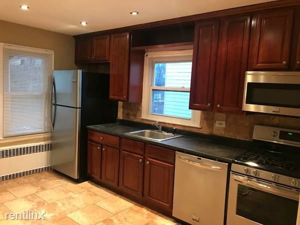 Foto principal - 14066 Burden Cres