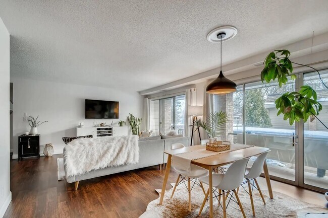 Foto del edificio - 6300 Barrie Rd