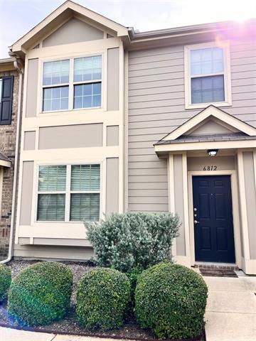 Foto principal - 6812 Carrington Ln
