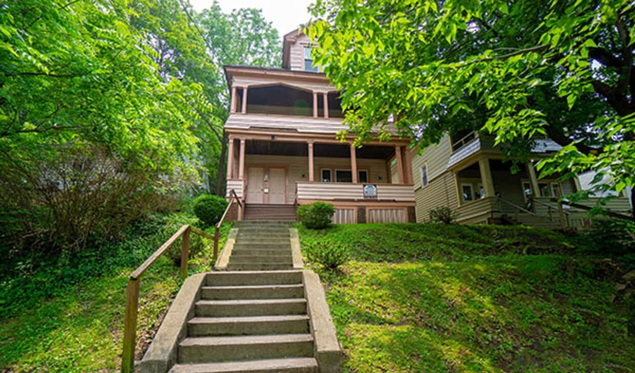 Primary Photo - 722 Euclid Ave
