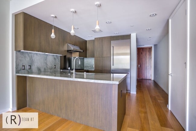 Foto del edificio - Oceanview Luxurious Chic Condo for High Quality Lifestyle