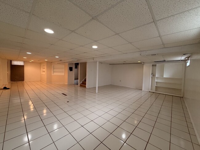 Building Photo - 29594 Maplewood St
