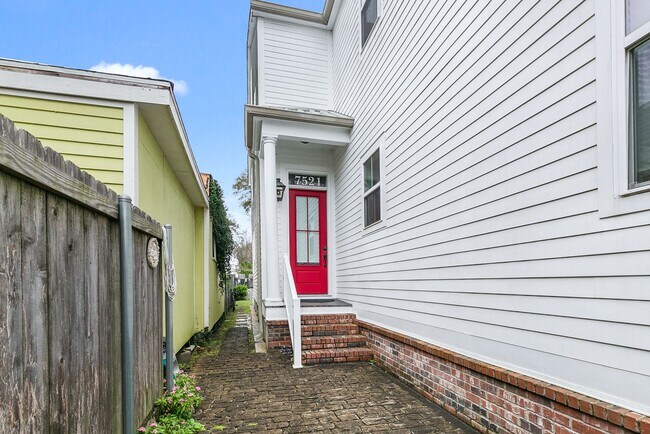 Building Photo - 7521 Maple St