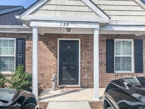 Building Photo - 139 Buckhaven Way