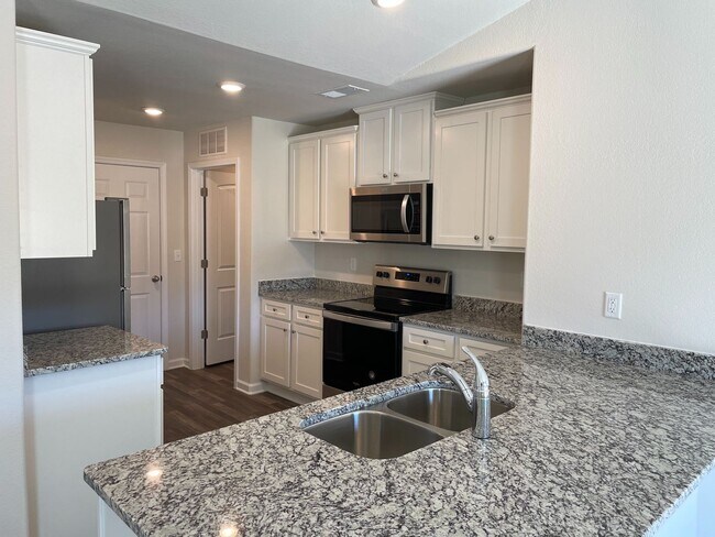 Building Photo - 3 bedroom 2 bath Home!  Beason Creek Development-Kings Mountain!