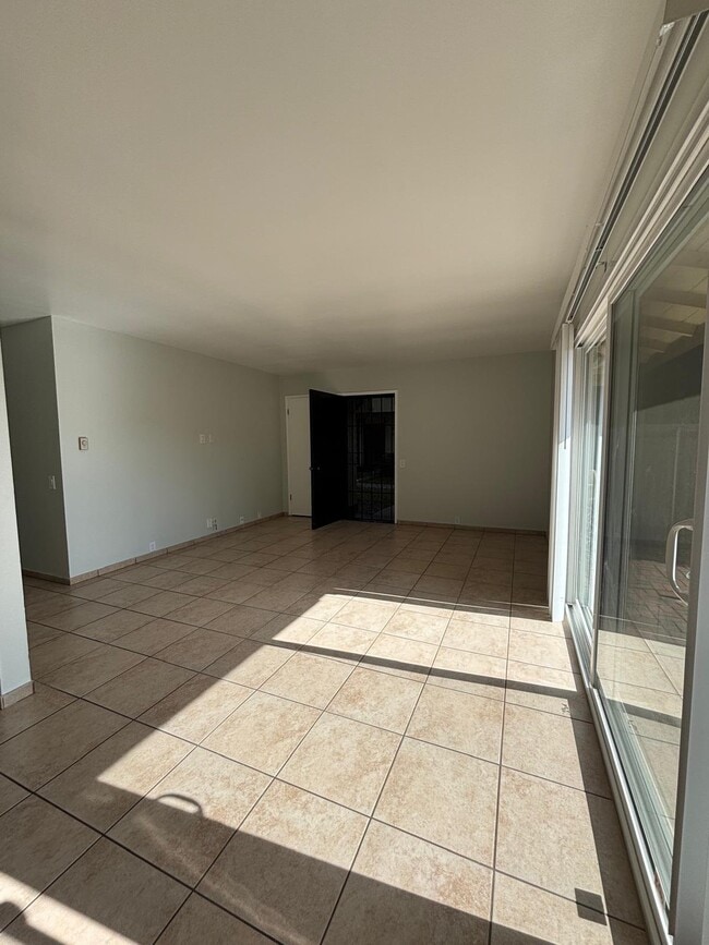 Building Photo - 1729 Regency Wy