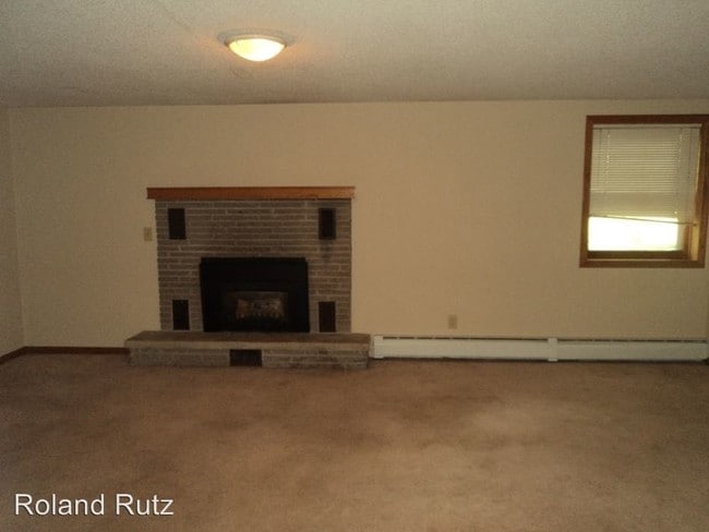 Building Photo - 23 Bloomer St E