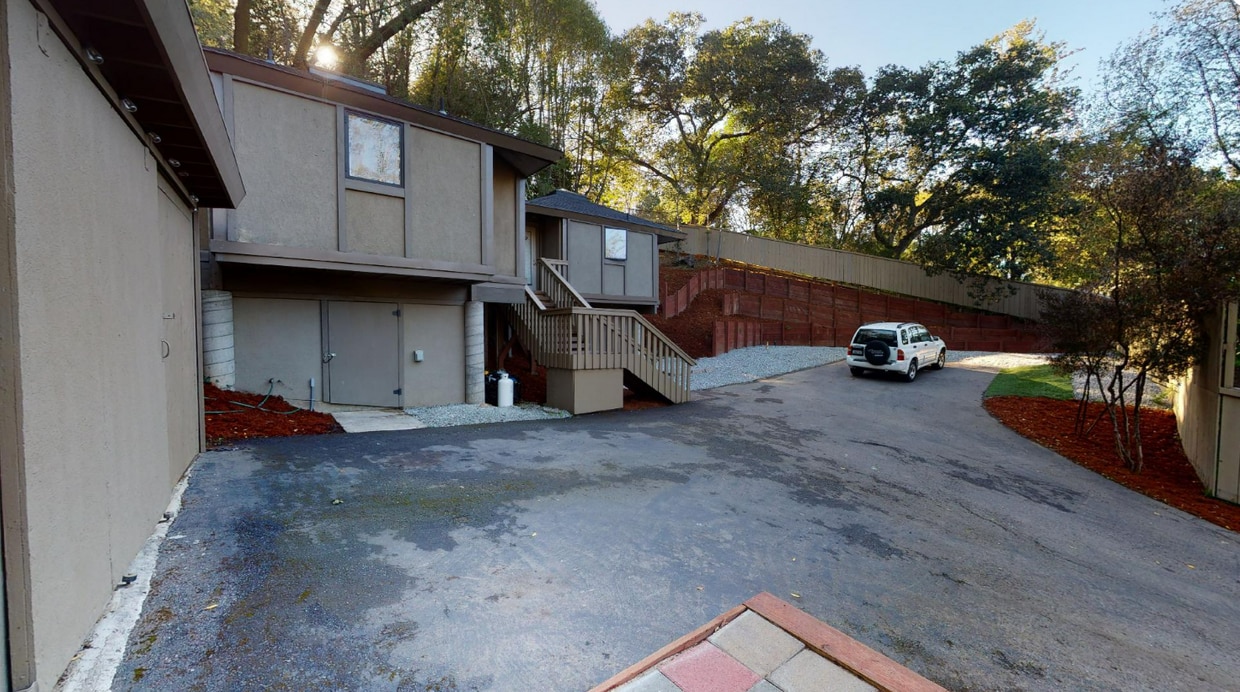 Primary Photo - "Charming Studio Retreat in San Rafael – C...