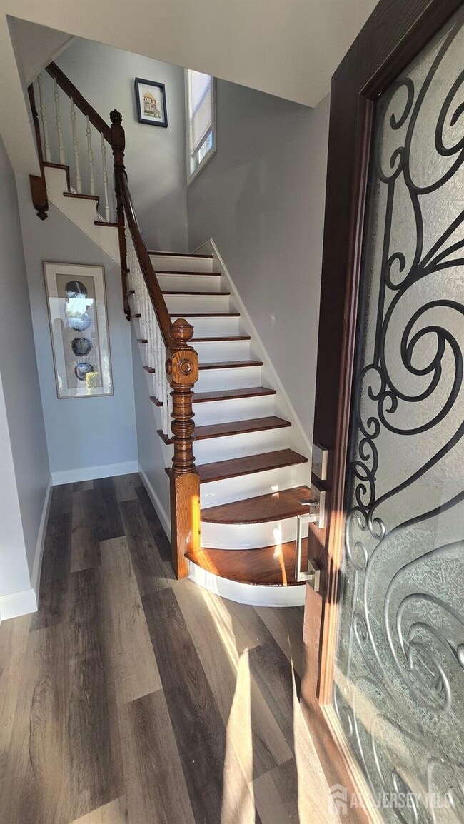 Building Photo - 272 Market St