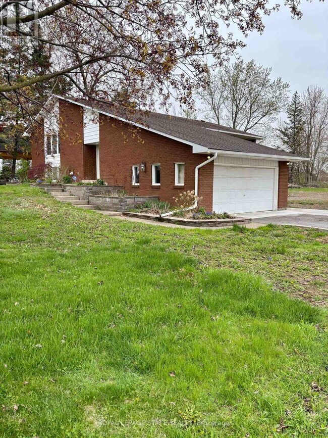 Photo du bâtiment - 1311 Fiddlers Green Rd